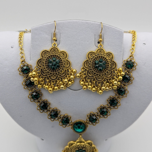Gold Necklace Drop Earrings Set Green Gemstone Bollywood Wedding Bridal - Picture 2 of 10
